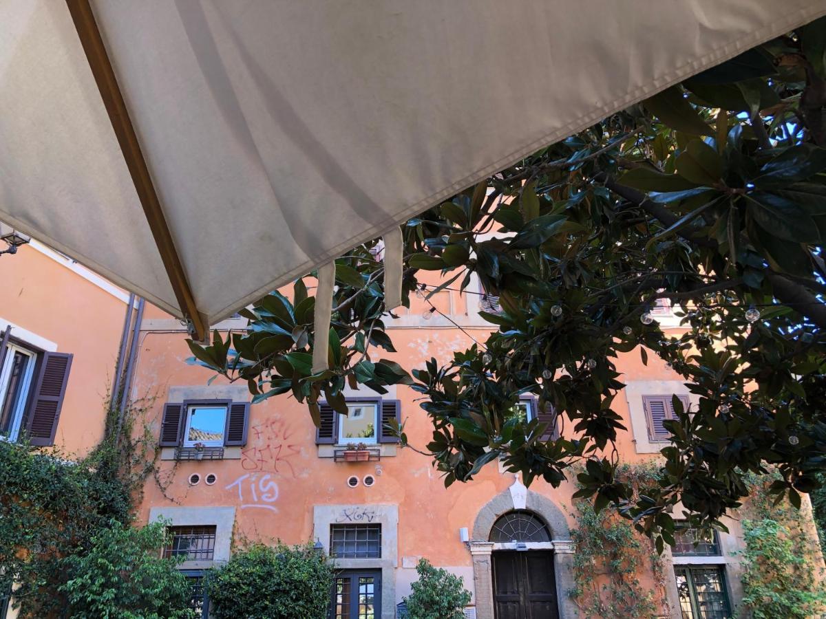 Trastevere numero 28 Roma Exterior foto